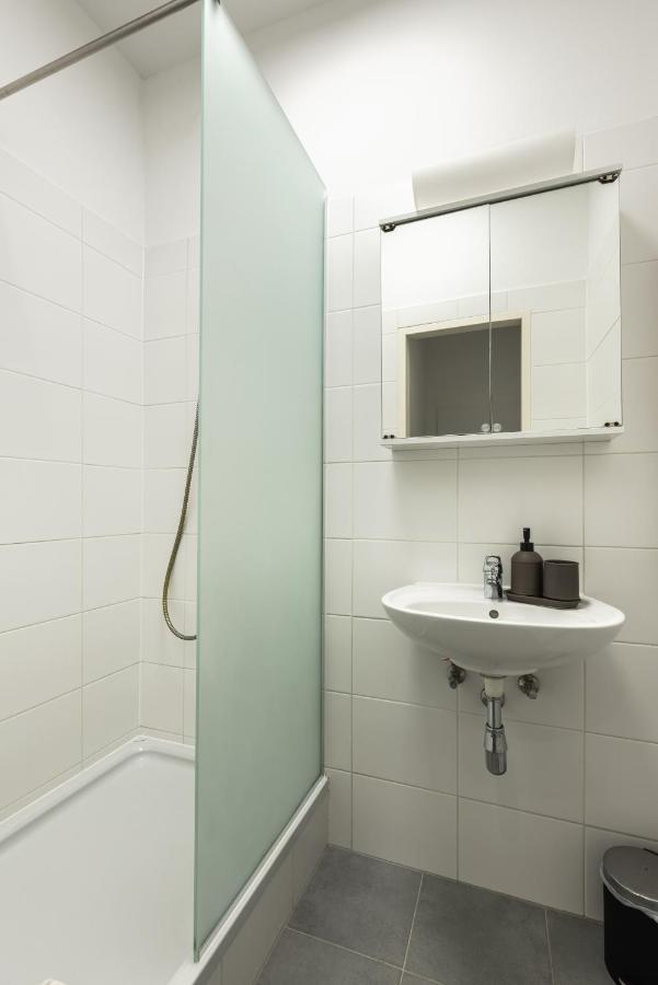 Cozy Apartment Steps Away From Subway Station Viena Exterior foto