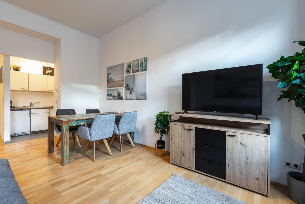 Cozy Apartment Steps Away From Subway Station Viena Exterior foto